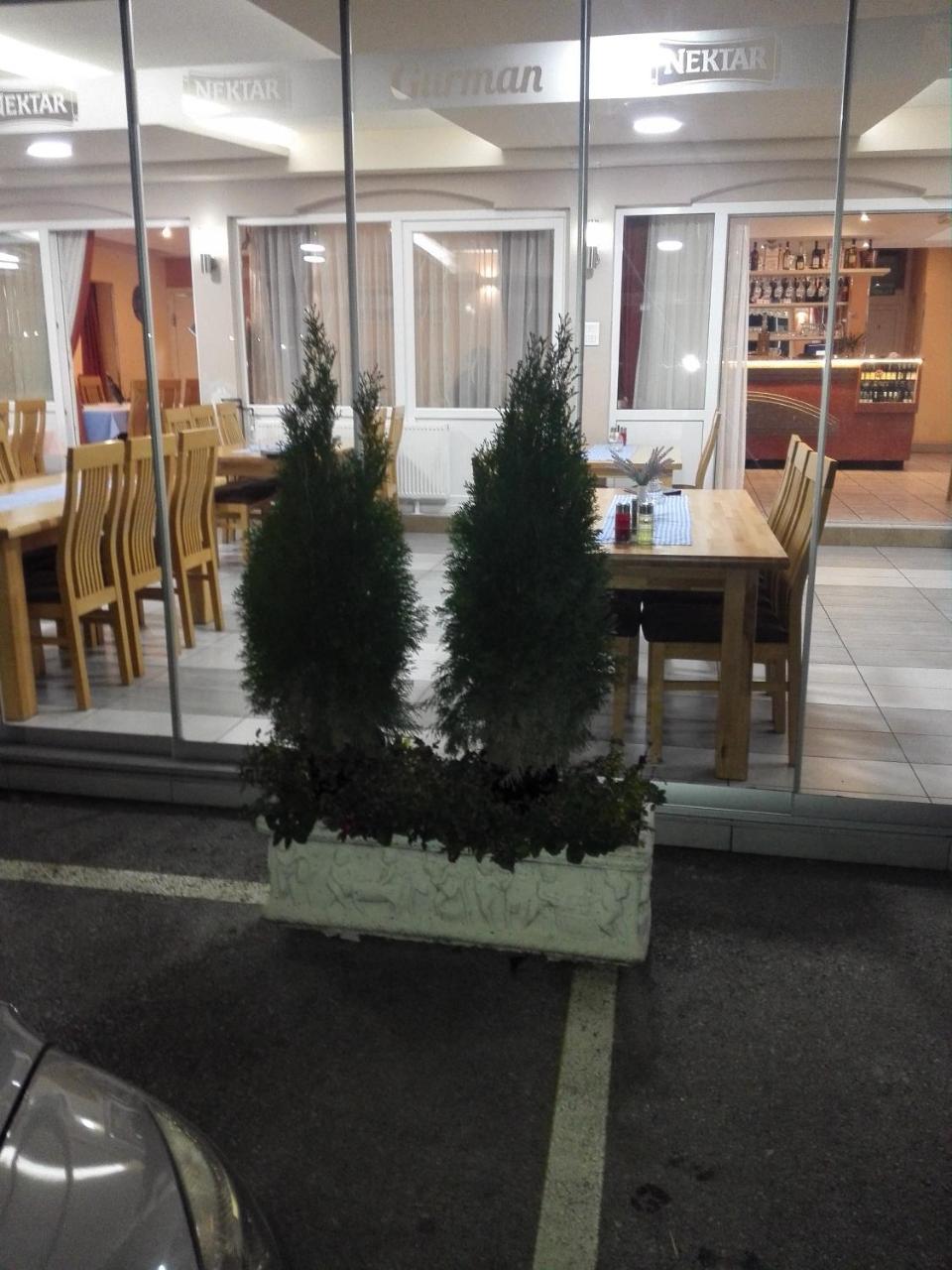 Motel Restoran Gurman Banja Luka Eksteriør bilde